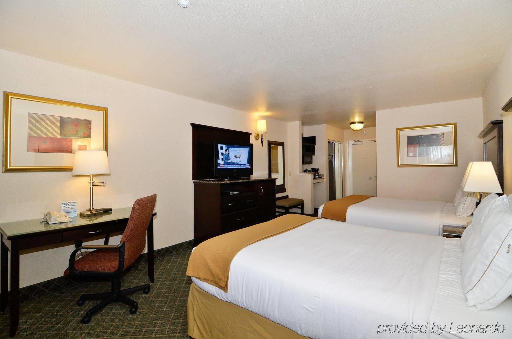 Holiday Inn Express Mira Mesa San Diego, An Ihg Hotel Exterior photo